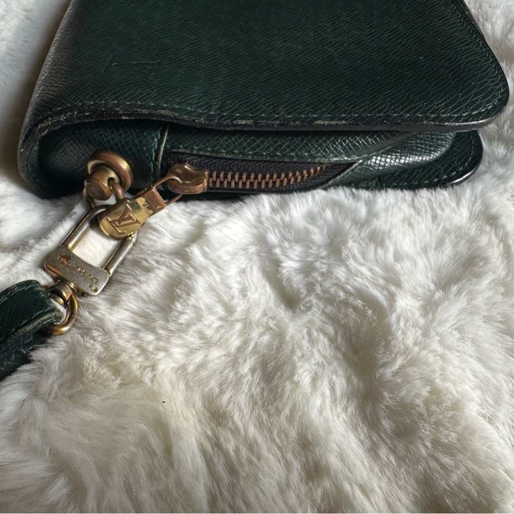 Louis Vuitton Taiga Baikal Leather Wristlet Bag - Picture 6 of 12